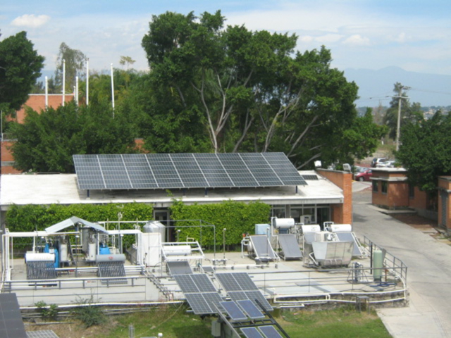 Sistemas fotovoltaicos en el Instituto de Energías Renovables de la UNAM en Temixco 