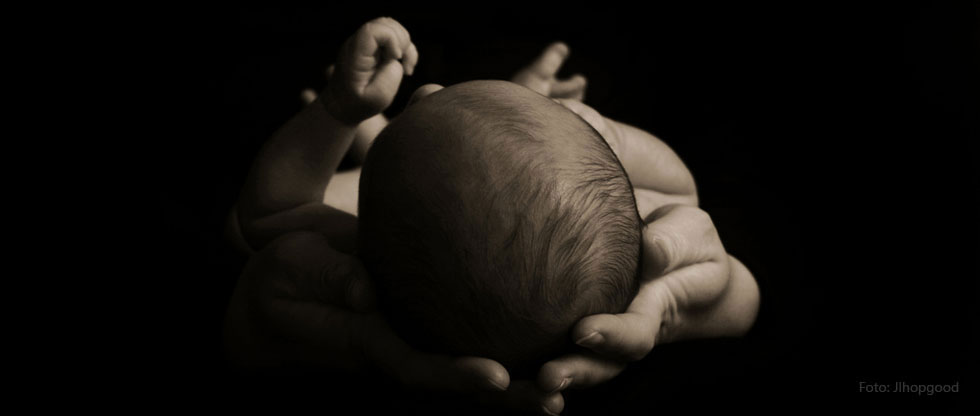 Interacción madre-bebé en mujeres con antecedente de embarazo de alto riesgo, con y sin precedente de pérdidas perinatales