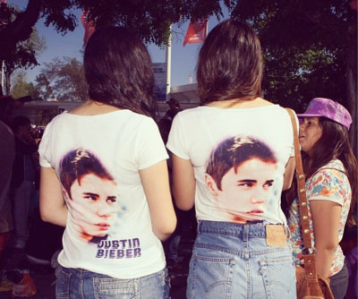 Foto 7. Fanáticas chilenas ingresando al concierto de Justin Bieber. 12 de Noviembre de 2013, fotografía de Paloma Palomino. 