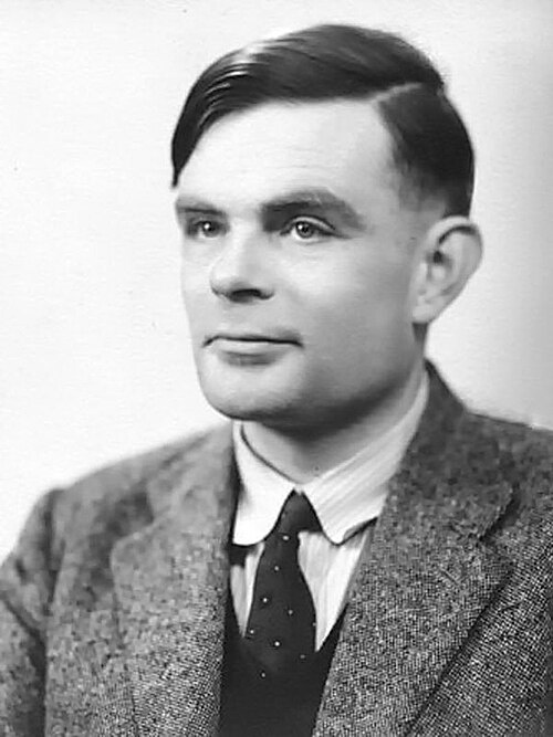 Alan Mathison Turing (1912-1954), héroe de guerra, científico y matemático inglés, precursor de la biología teórica y considerado padre de las ciencias computacionales