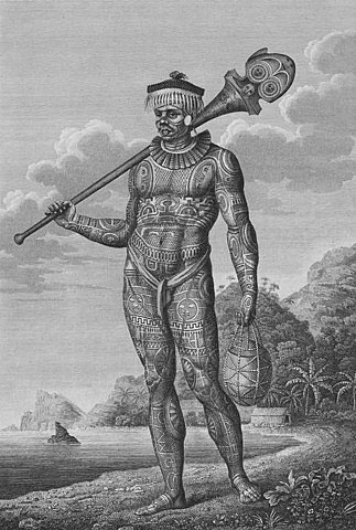 Tatuajes en un guerrero Nuku Hiva de las islas polinesias
